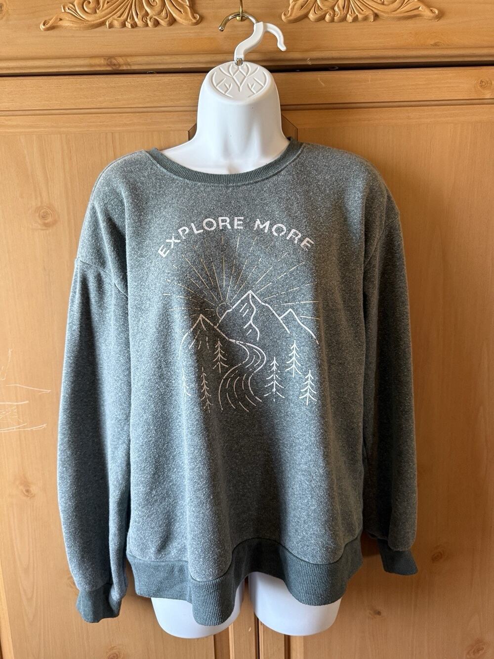 Angels Forever Young Fleece Sweatshirt Women’s Small Army Green Mountains Fleece